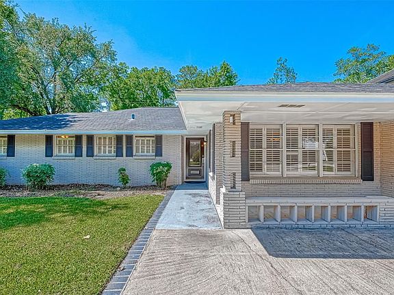 2nd image of 11321 Surrey Oaks Ln