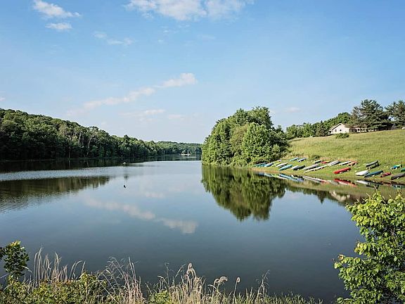 Nearby Black Hill Regional Park offers space for outdoor and water activities
