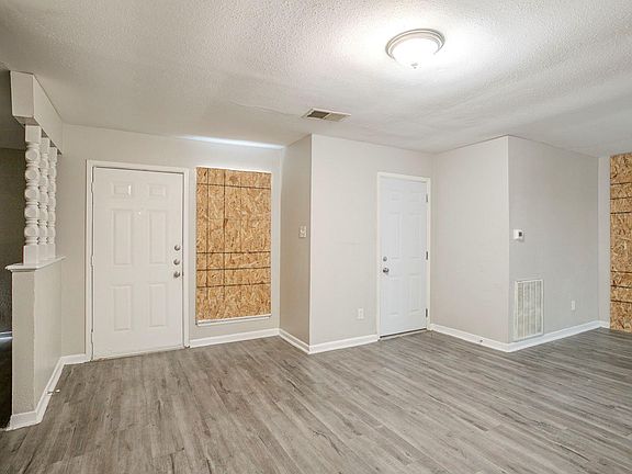4th image of 8723 Chipping Ln