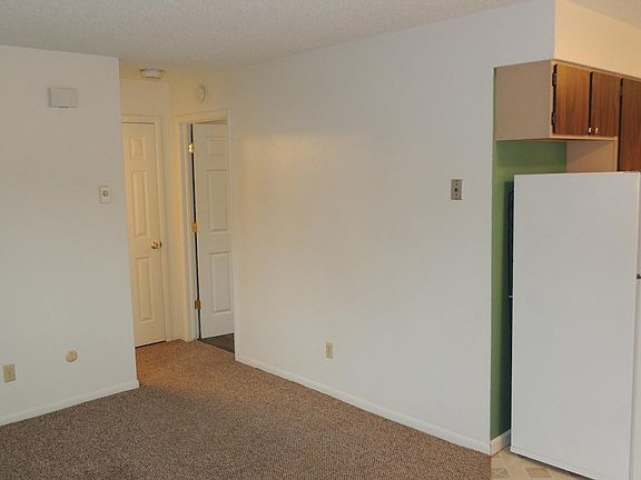 4th image of 1528 1/2 S Catlin St #D