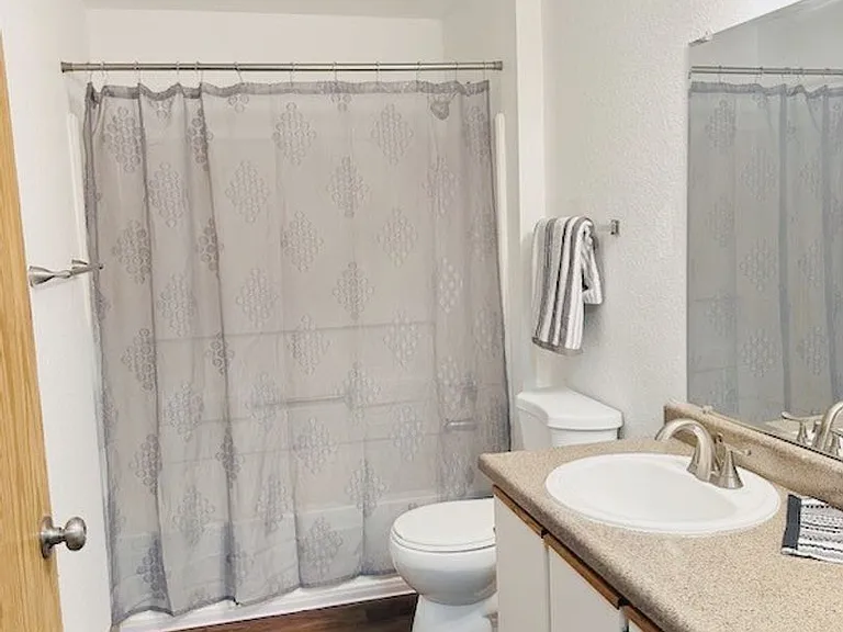 Kruse Villa Apartments — Photo 22