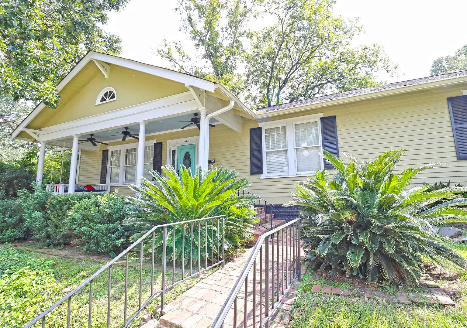 3-Bedroom, 2-Bath Home In Shandon, Walking Distance To Five Points! Available July 2027! — Photo 2