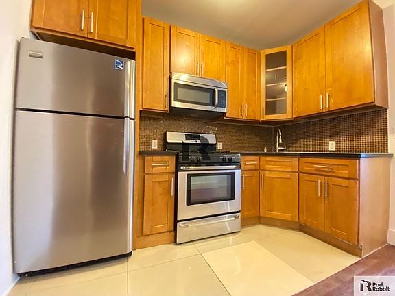 5th image of 666 Franklin Ave #2
