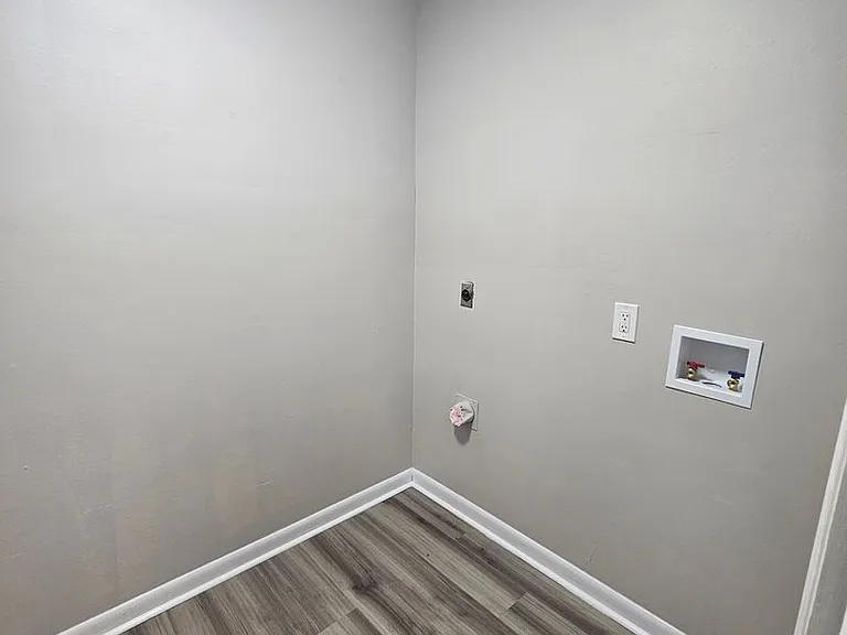 1510 Arthur Ave — Photo 8