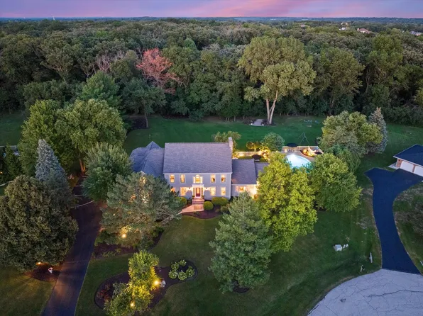 3218 Opengate Rd, Crystal Lake, IL 60012