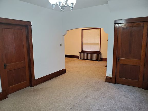 3rd image of 518 Harrison Ave Unit 1