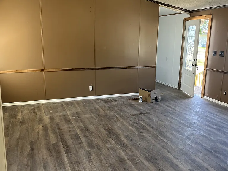 409 E Main St — Photo 5
