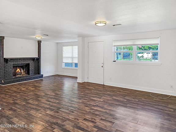 4th image of 5638 CORVAIR Avenue