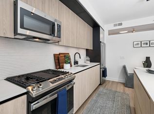 Valen, Arlington, VA 22202