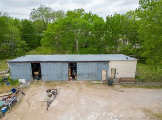 700 W 9th St, Okmulgee, OK 74447