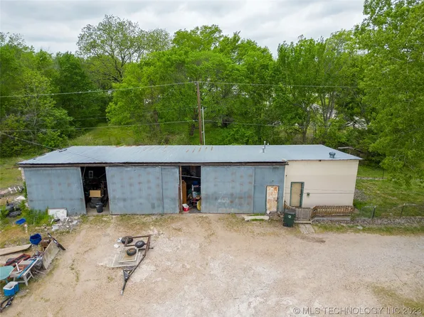 700 W 9th St, Okmulgee, OK 74447