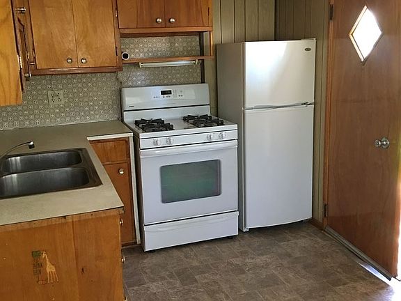 2nd image of 413 E Denver St
