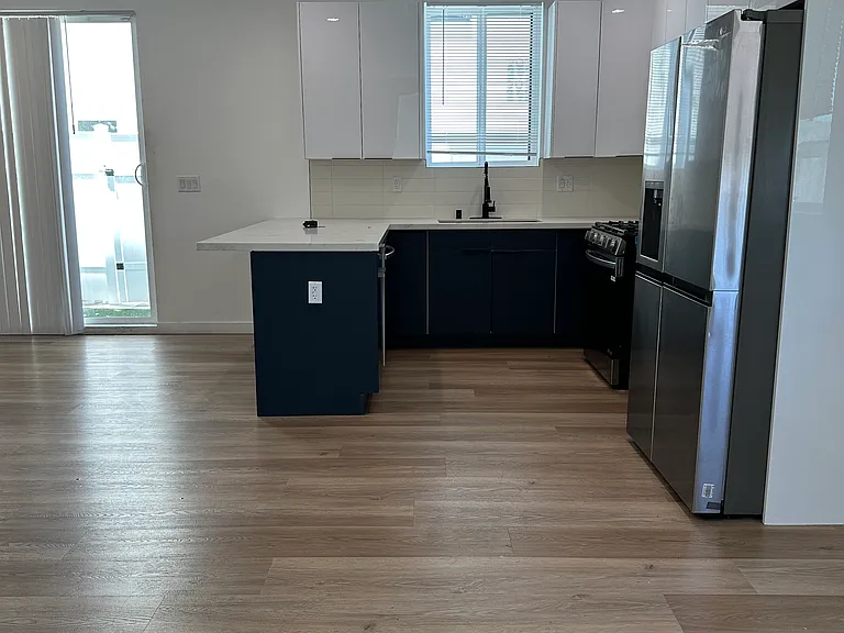 2919 S Burnside Ave #1 — Photo 41
