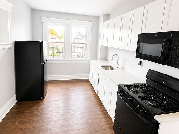 2nd image of 848 S 14th St #3A