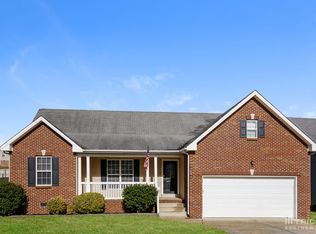 240 Green Hills Dr, Springfield, TN 37172