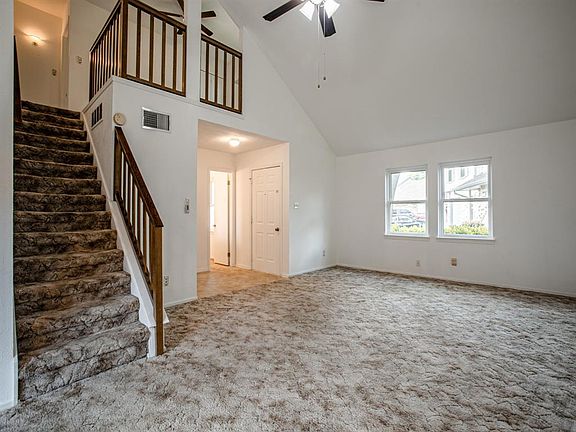 2nd image of 19 Crockett Ct