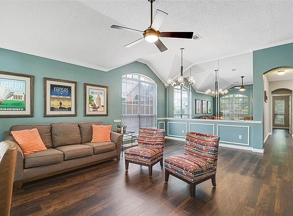 3rd image of 2505 Vail Ln