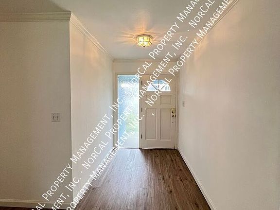 4th image of 1096 Arnott Way