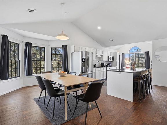 4th image of 2382 Willowbrooke Ln
