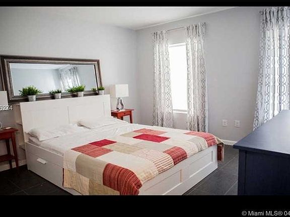 4th image of 1340 Pennsylvania Ave
