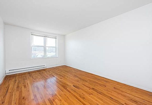 4th image of 35-44 28th St #A6