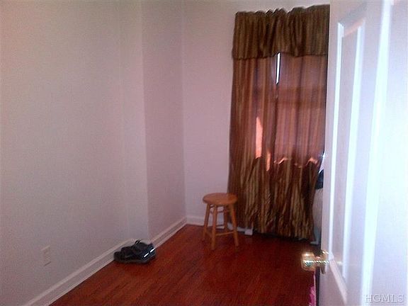 4th image of 2442 Wilson Ave