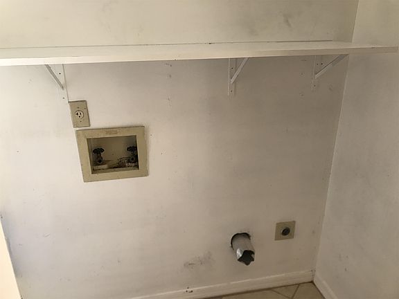4th image of 2103 E Grant Ave