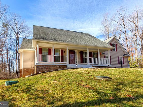 2nd image of 219 Oakwood Dr
