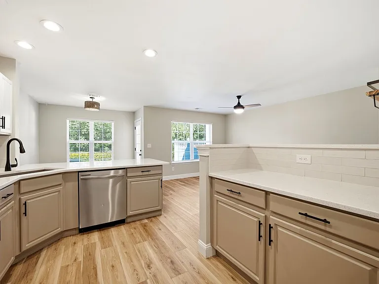 11112 Saintsbury Pl — Photo 11