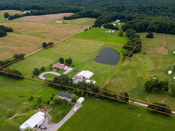4th image of 23 Bridle Ln