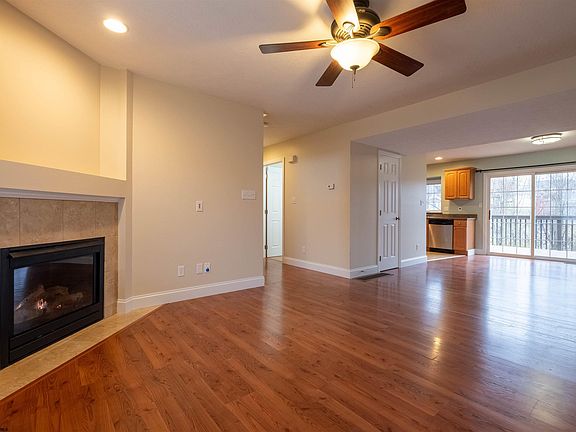 4th image of 967 Ashton Pl