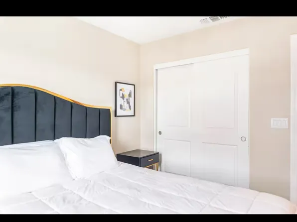 5311 Silver Branch Ave, Spring Valley, NV 89118