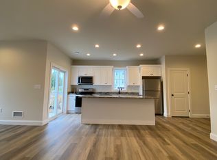 327 White Oak Rd #15, Manheim, PA 17545