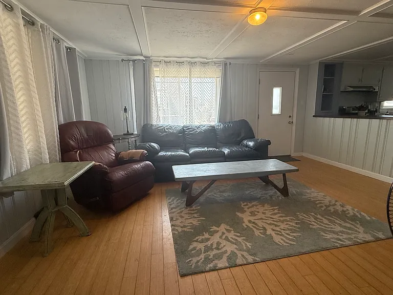 150 Northern Blvd — Photo 10