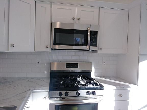 3rd image of 3218 W Glendale Ave Unit 26