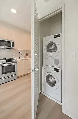 Laundry, photo 1