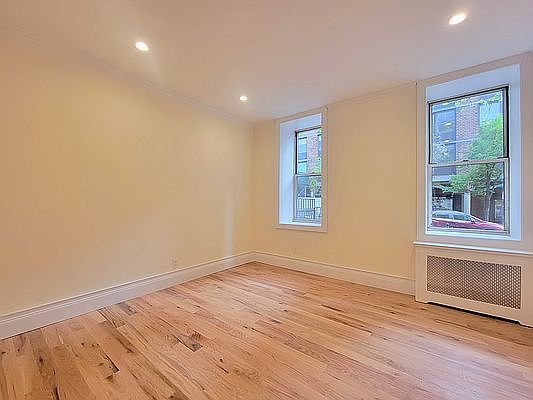 1st image of 417 W 43rd St APT 1