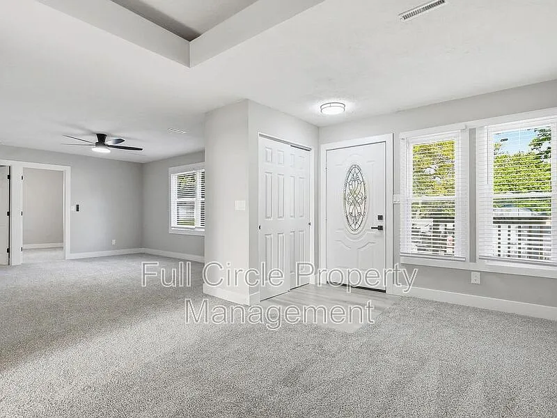 2 bed, 1.0 bath, 1083 sqft, $1,100 — Photo 4