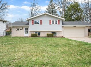5219 Berkshire Dr, North Olmsted, OH
