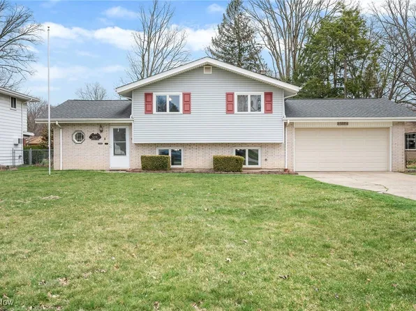 5219 Berkshire Dr, North Olmsted, OH 44070