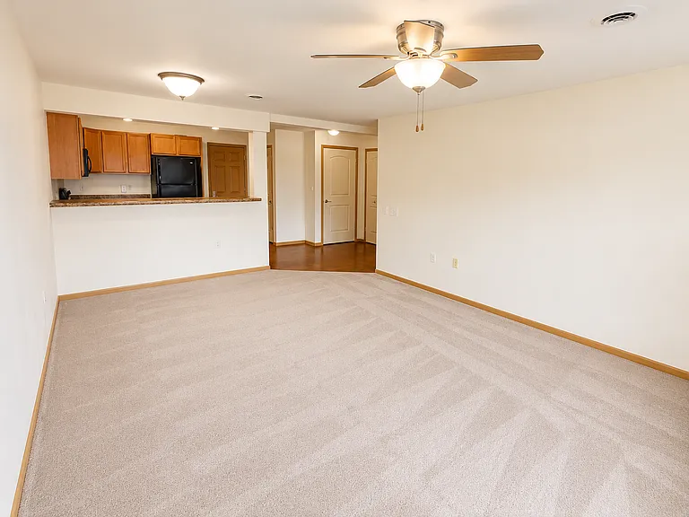 McComb Place Apartments — Photo 8