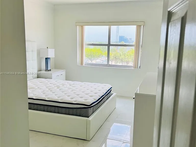 400 Kings Point Dr #307 — Photo 22