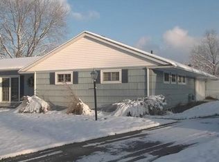 8705 Lynnhaven Rd, Parma Heights, OH 44130