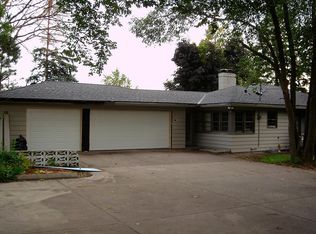 405 Highway 36 W, Roseville, MN 55113