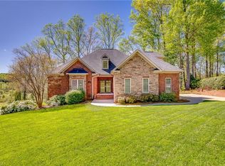 679 Terrace Dr, Lexington, NC 27295