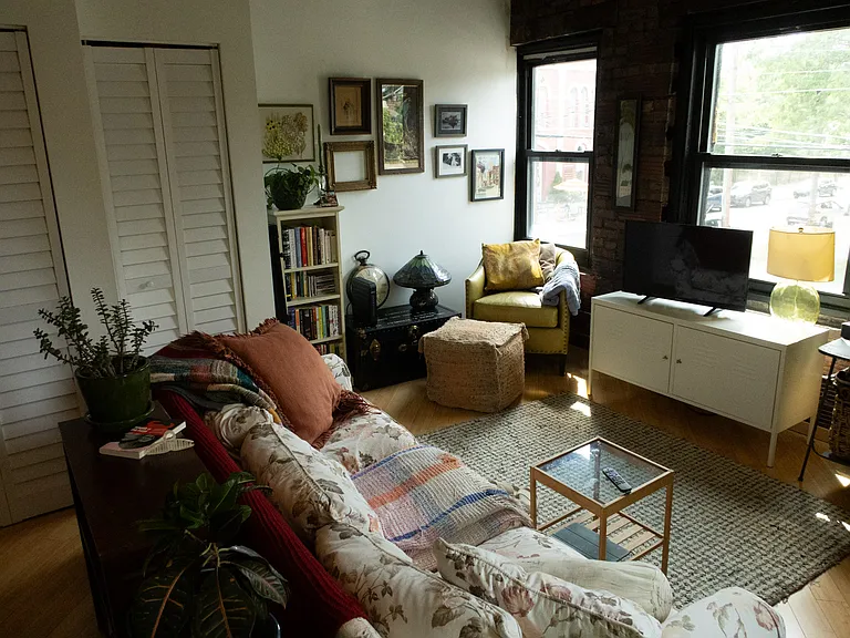 1430 W 29th St #6 — Photo 8