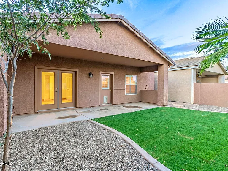 2809 E Janice Way — Photo 18