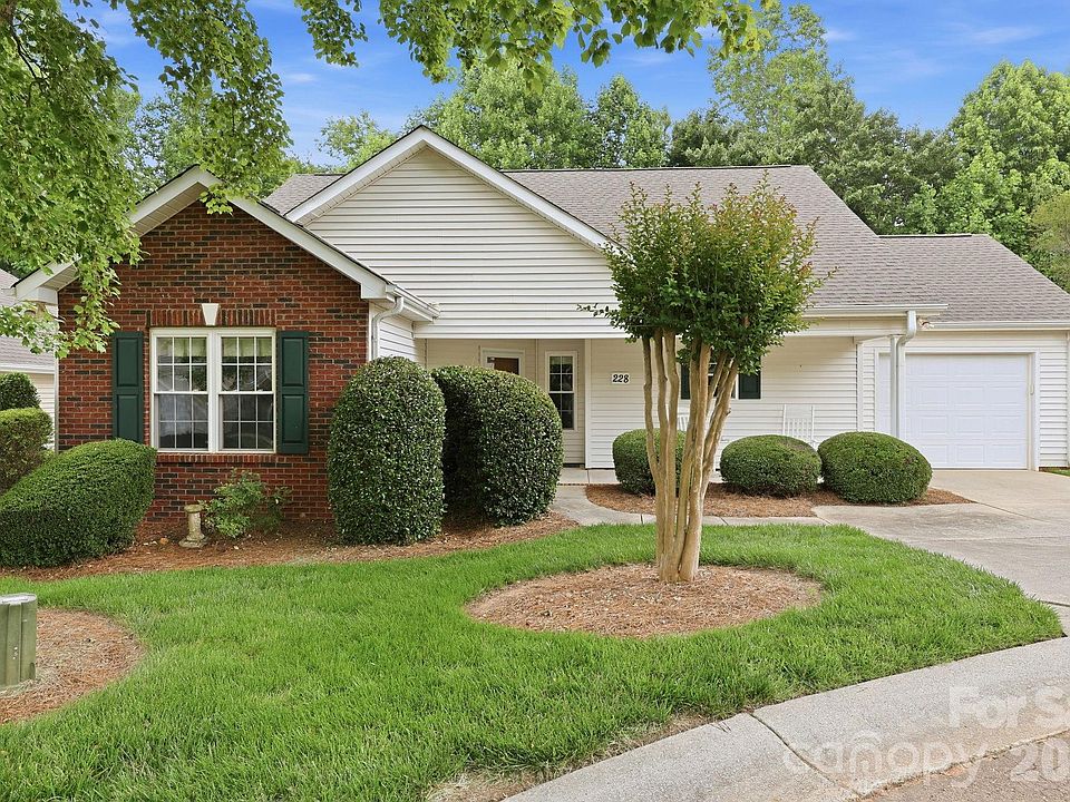 1st image of 228 Oak Village Pkwy