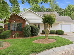 228 Oak Village Pkwy, Mooresville, NC 28117