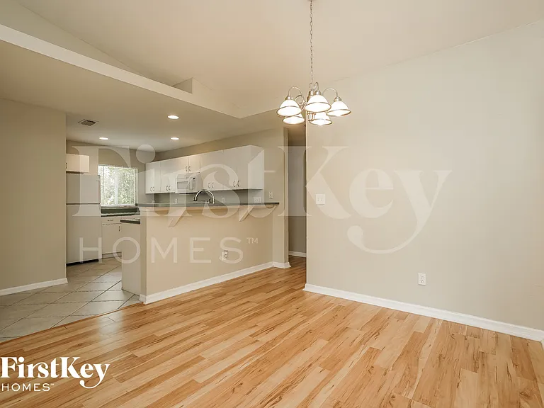 8418 Wren Rd — Photo 4